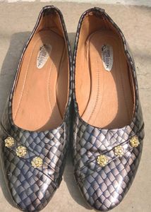 Stylish Embellished Ballet Flats
