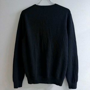UNIQLO V-neck sweater