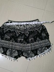 Printed Pom-Pom Short
