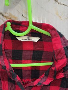 Classic Red &amp; Black Plaid Button-Up Shirt