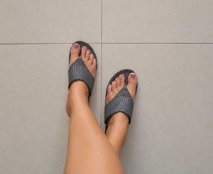 Nexo Stylish Grey Flip-Flops
