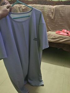 gray plain tshirt