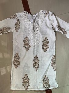 Elegant White Kurta with Sequins