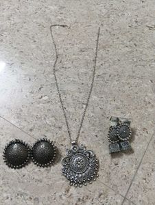 Silver Tone Jewelry Set