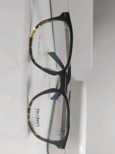 Stylish Tortoiseshell Eyeglasses