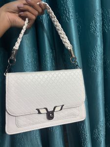 Chic White Textured Shoulder Bag