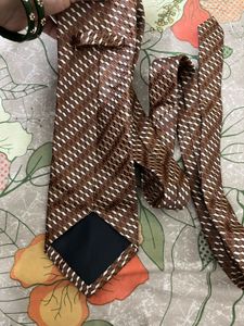 Men's Geometric Patterned Tie
