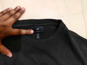 Stylish Black Graphic T-Shirt