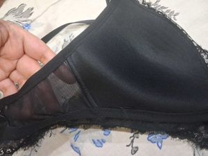 Black Lace Non Wired Push-up Bra