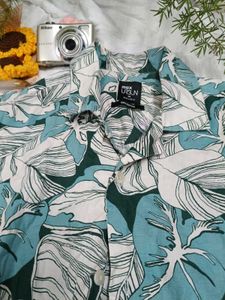 Stylish Leaf Print shirt🫶🏻