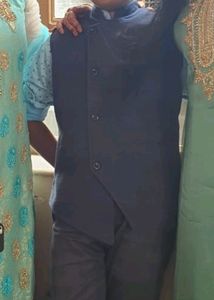 vase coat with shirt