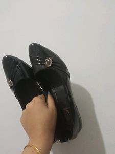 Black Small Wedge Heel Sandal