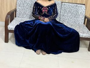 Elegant Navy Blue Velvet Gown