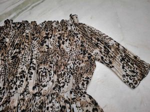 Women's Leopard Print Off-Shoulder Top