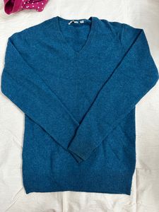 UNIQLO SWEATER