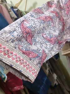 Beautiful Kurta Set with Pink Paisley Print