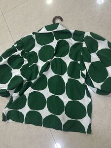 Green &amp; White Polka Dot Puff Sleeve Top