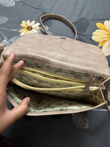 Vintage Style Buckle Shoulder Bag