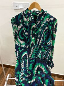 Abstract Retro print Maxi with smocked cuffs