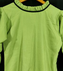 Light Green Top (Woman)