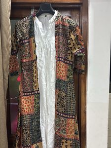 Tunic/Dress with printed cape