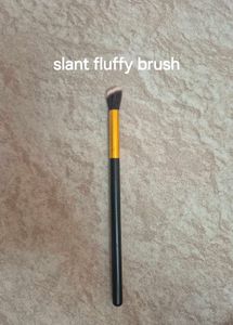 Set of 5 Makeup brushes