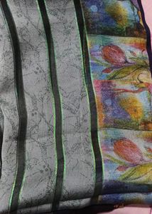 Preety Saree With Multi Colours Nd Pickock Disign