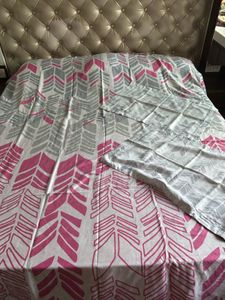 Pink &amp; Grey Leaf Pattern King size Bedsheet set