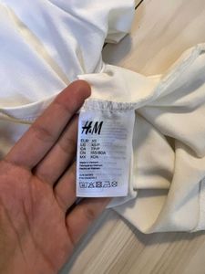 H&amp;M White Puff Sleeve Top – Size XS/S