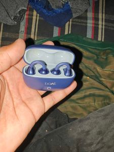 Boat Wireless Ear Clips New Style it's branded one