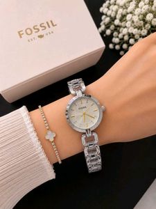 FOSSIL PREMIUM QUALITY LADIES WATCH AT SALE
