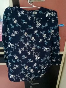 Long Sleeves Floral Print Top