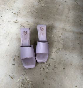 Chic Lavender Slide Sandals