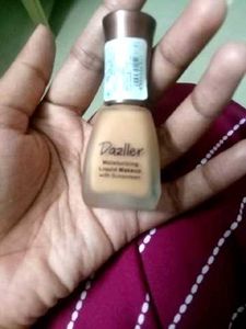 Dazller Moisturizing Liquid Makeup