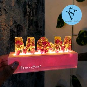 Illuminated "MOM" Decor with Flowers