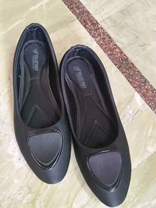 Elegant Black Ballet Flats