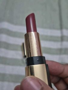 Bobbi Brown Hibiscus shade Rich Berry Lipstick