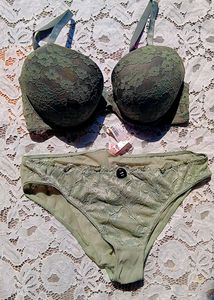 Elegant Lace Bra &amp; Panty Set