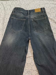 VINTAGE!! Wide Leg with Baggy Fit Jeans