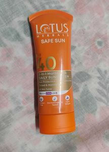 Lotus Herbals Safe Sun SPF 40 Sunscreen