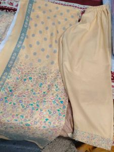 Beautiful  yellow    fleece cotton  Floral Kurta S