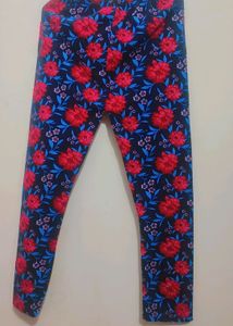 Navy Blue Color Pink Flower Printed Winter Legging