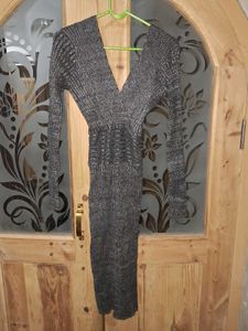 Elegant Gray Knit Midi Dress
