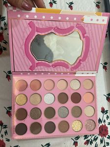 Pink Key Summer Girl Fashion Face Palette