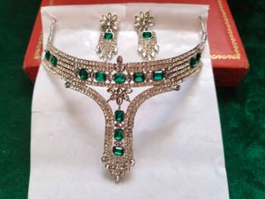 Elegant Emerald &amp; Crystal Necklace Set