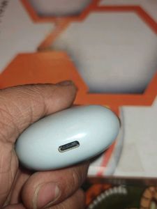 atom airbuds single Seth working