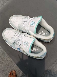 Nike Dunk Low Sneakers