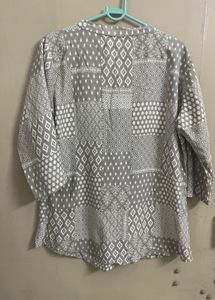 Grey &amp; White Printed Kurti