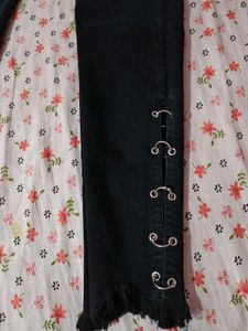 Black Distressed Jeans