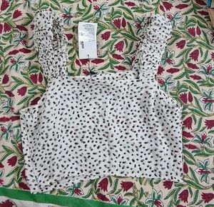 Chic White &amp; Black Polka Dot Crop Top